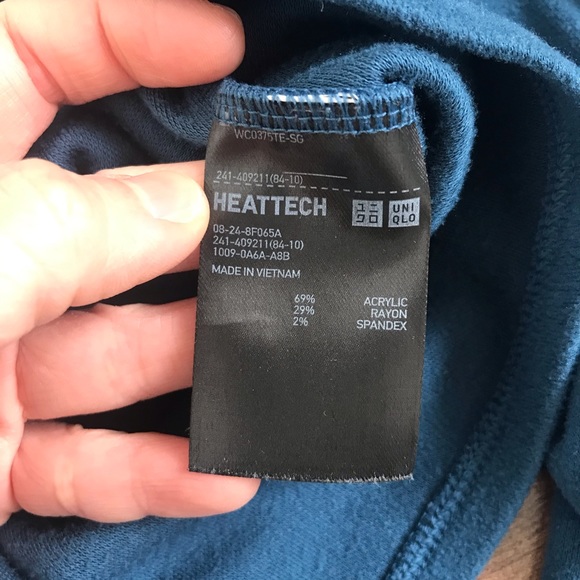 Uniqlo Heattech long sleeved thermal top size XL - Picture 5 of 5